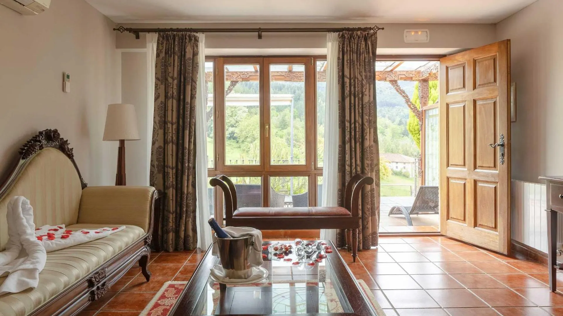 Hotel & Spa Etxegana Zeanuri 2*,